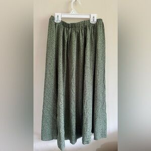 🌻3/$18 SHEIN Sage Green Midi Skirt